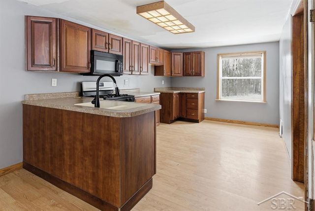2177 W Knox Road, Beaverton, MI 48612