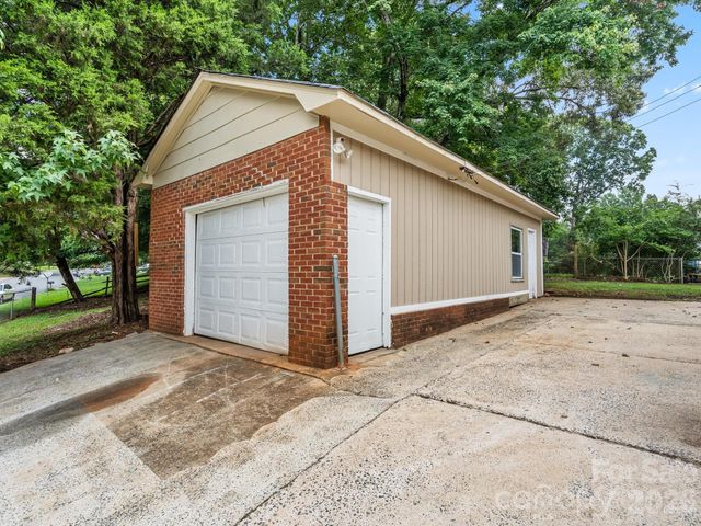 5312 Larewood Drive, Charlotte, NC 28215