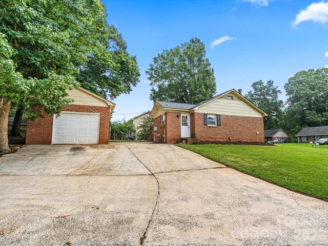 5312 Larewood Drive, Charlotte, NC 28215