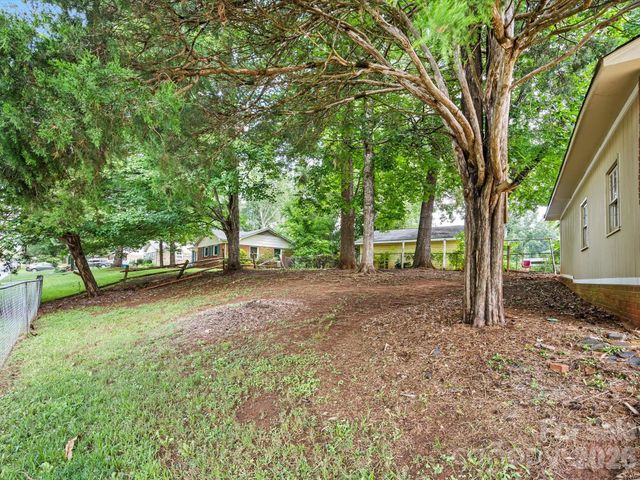 5312 Larewood Drive, Charlotte, NC 28215