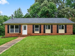 5312 Larewood Drive, Charlotte, NC 28215
