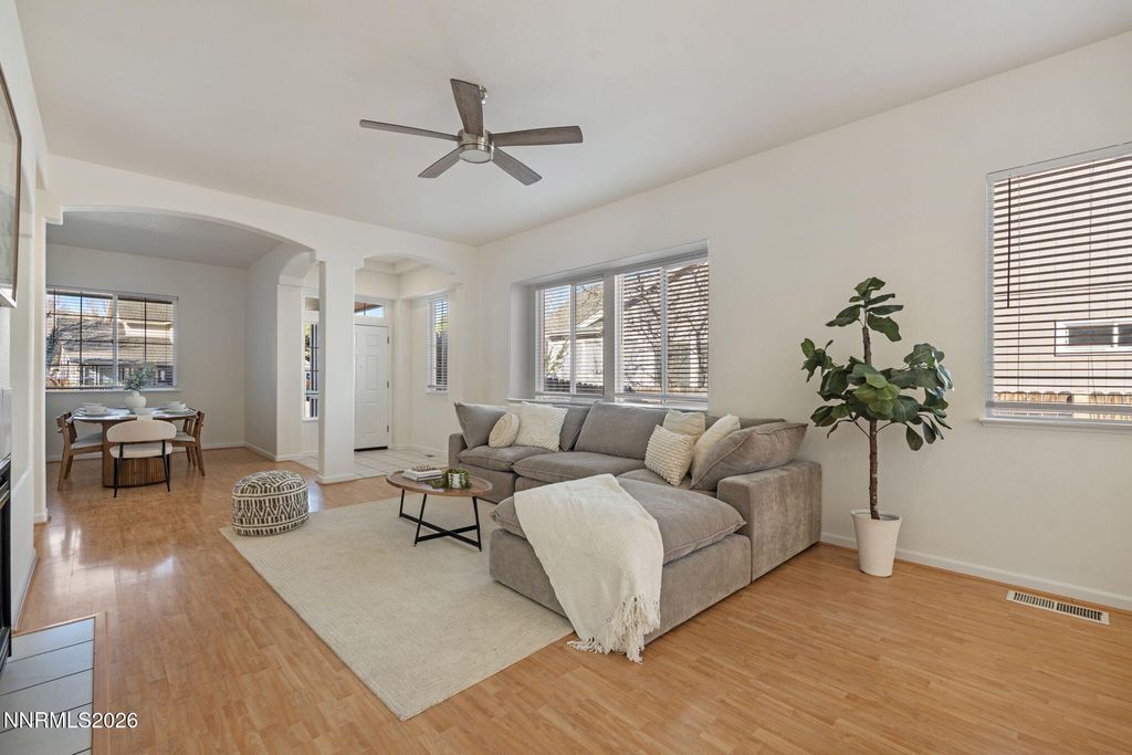 Image 12 of property listing at 5540 Daybreak Drive, Reno, NV 89523