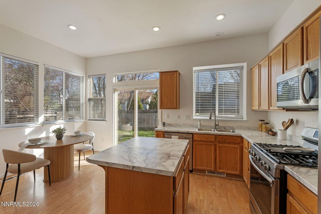 Image 21 of property listing at 5540 Daybreak Drive, Reno, NV 89523