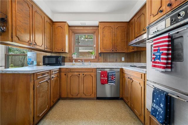 4530 Kingsway Drive, Mobile, AL 36608