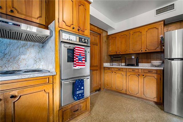 4530 Kingsway Drive, Mobile, AL 36608