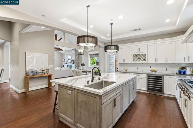 961 Oak View Cir, Lafayette, CA 94549