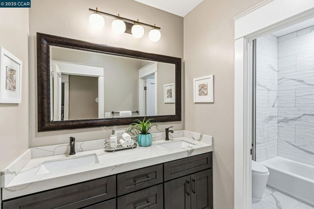 961 Oak View Cir, Lafayette, CA 94549