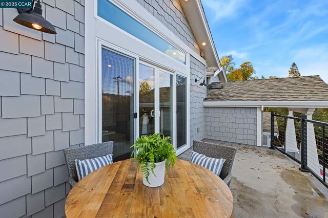 961 Oak View Cir, Lafayette, CA 94549