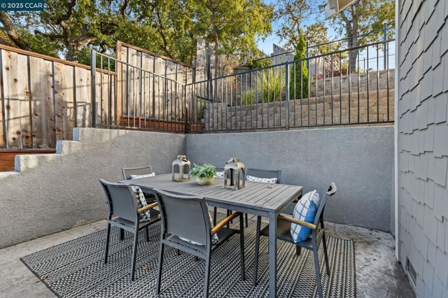 961 Oak View Cir, Lafayette, CA 94549