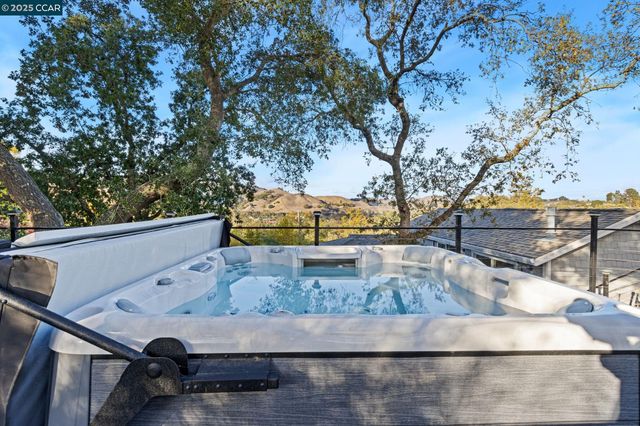 961 Oak View Cir, Lafayette, CA 94549