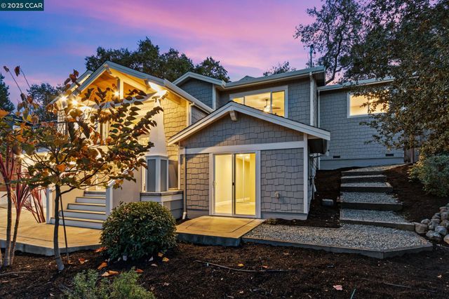 961 Oak View Cir, Lafayette, CA 94549