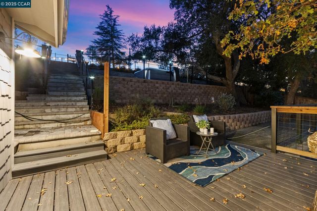 961 Oak View Cir, Lafayette, CA 94549