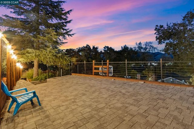 961 Oak View Cir, Lafayette, CA 94549