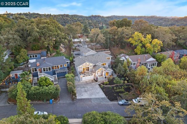 961 Oak View Cir, Lafayette, CA 94549