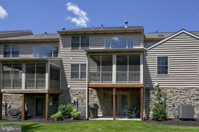 128 FIELDCREST LN, Ephrata, PA 17522