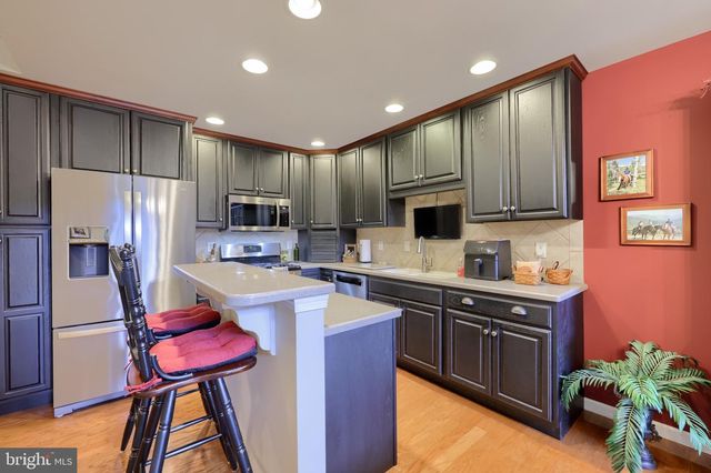 128 FIELDCREST LN, Ephrata, PA 17522
