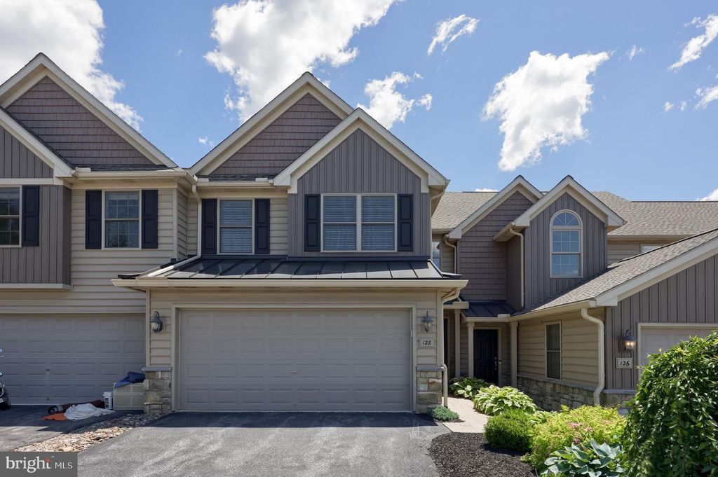 128 FIELDCREST LN, Ephrata, PA 17522