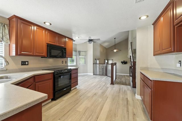 834 Cedar Ridge Dr, Turlock, CA 95382