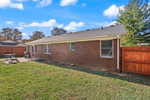 1944 Andrew Court NW, Corydon, IN 47112