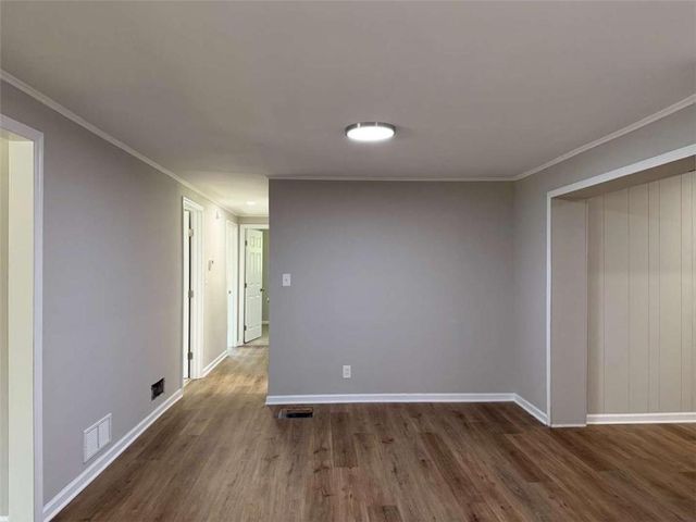 65 W Meadowcliff Circle, Carrollton, GA 30116