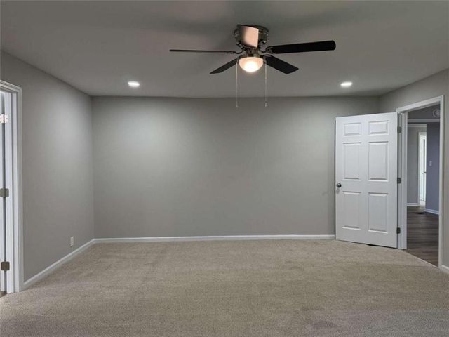 65 W Meadowcliff Circle, Carrollton, GA 30116