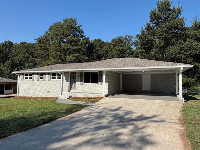 65 W Meadowcliff Circle, Carrollton, GA 30116