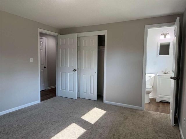 65 W Meadowcliff Circle, Carrollton, GA 30116