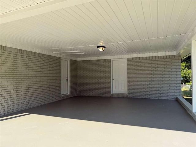 65 W Meadowcliff Circle, Carrollton, GA 30116