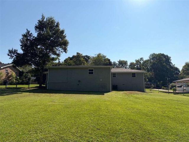 65 W Meadowcliff Circle, Carrollton, GA 30116