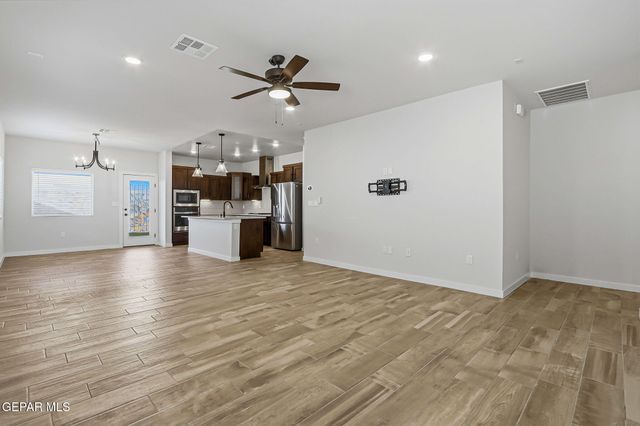 51081 Desert Sunflower Avenue, El Paso, TX 79934