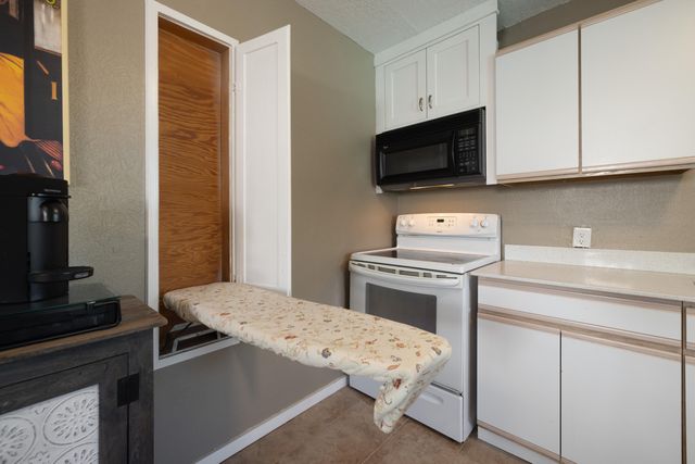 905 Madeira Drive SE, Albuquerque, NM 87108