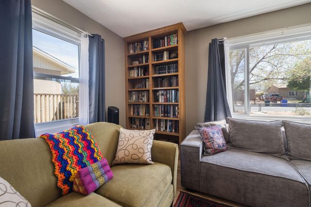 905 Madeira Drive SE, Albuquerque, NM 87108