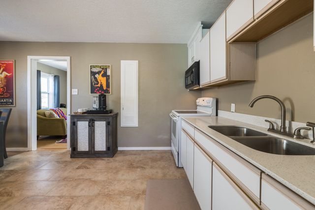 905 Madeira Drive SE, Albuquerque, NM 87108