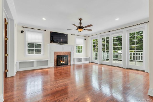 11 Plandome Drive, Manhasset, NY 11030