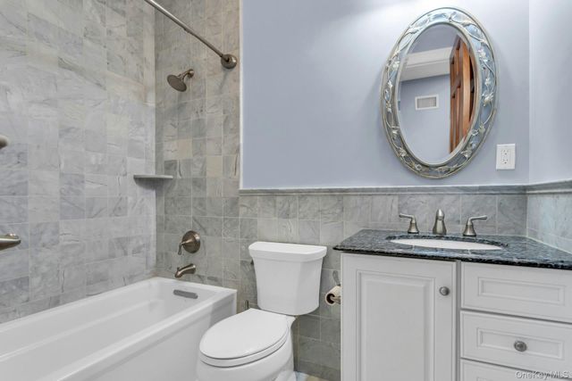 11 Plandome Drive, Manhasset, NY 11030