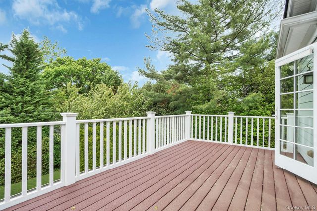 11 Plandome Drive, Manhasset, NY 11030