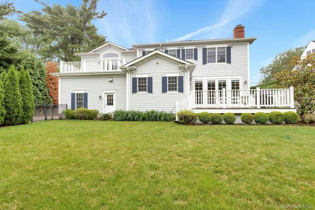 11 Plandome Drive, Manhasset, NY 11030