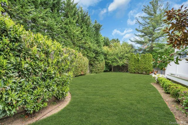 11 Plandome Drive, Manhasset, NY 11030