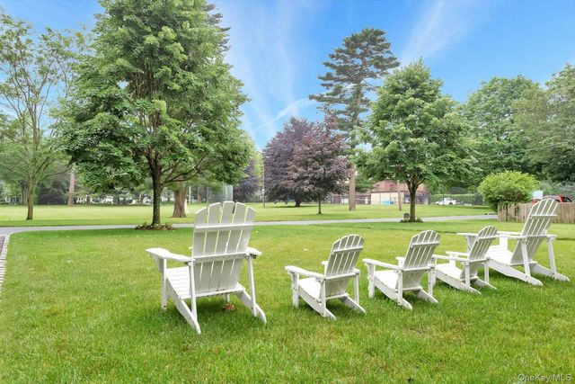 11 Plandome Drive, Manhasset, NY 11030