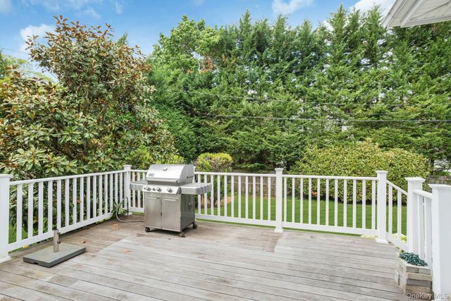 11 Plandome Drive, Manhasset, NY 11030
