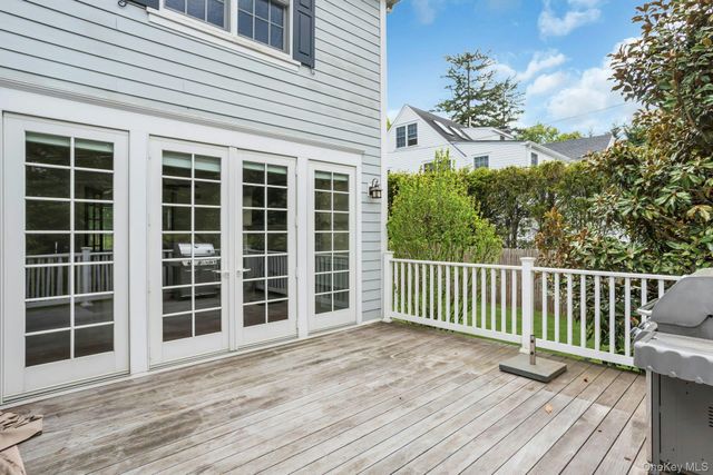 11 Plandome Drive, Manhasset, NY 11030
