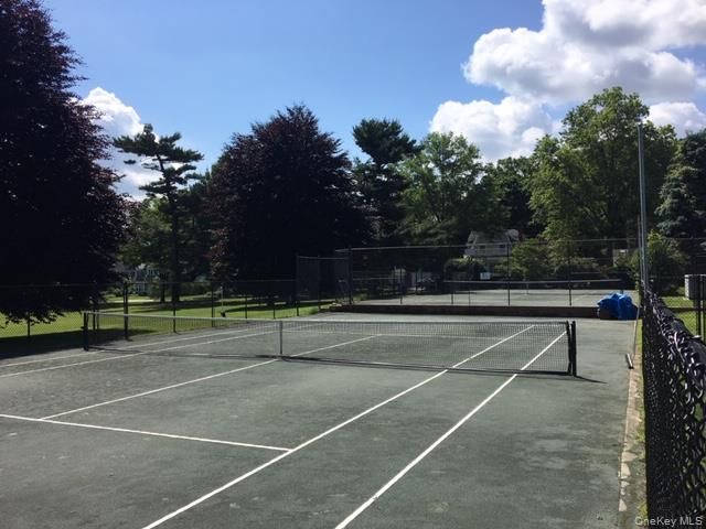 11 Plandome Drive, Manhasset, NY 11030