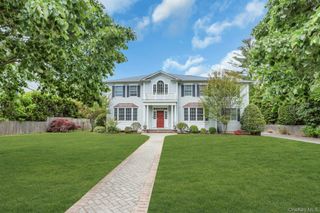11 Plandome Drive, Manhasset, NY 11030