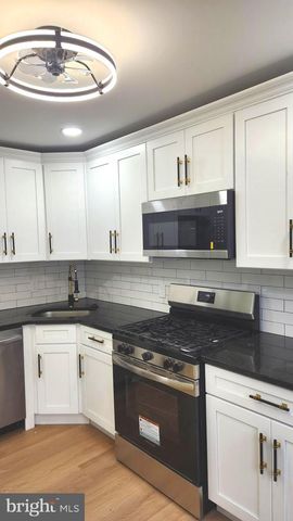 7222-00 LAWNDALE ST, Philadelphia, PA 19111