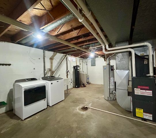 453 W 300 S, Valparaiso, IN 46385