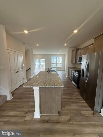 7604 RIVER REACH RD, Baltimore, MD 21244