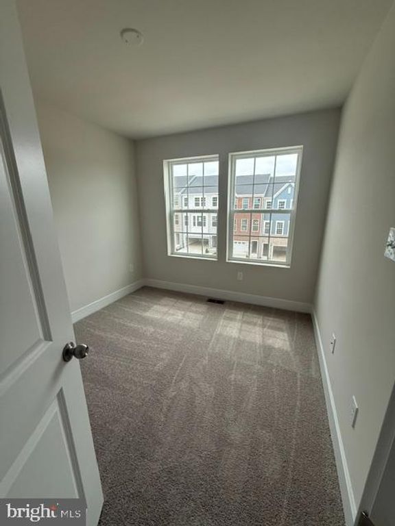 Image 12 of property listing at 7604 RIVER REACH RD, Baltimore, MD 21244