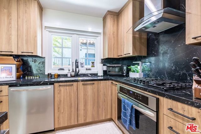811 18th Street C, Santa Monica, CA 90403