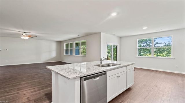 976 Intracoastal WAY, Chesapeake, VA 23322