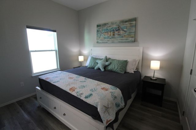 107 Palancar, Rockport, TX 78382